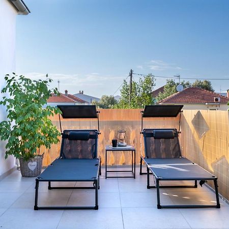 Apartment Paula with Private Jacuzzi Zadar Exterior foto