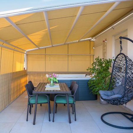 Apartment Paula with Private Jacuzzi Zadar Exterior foto
