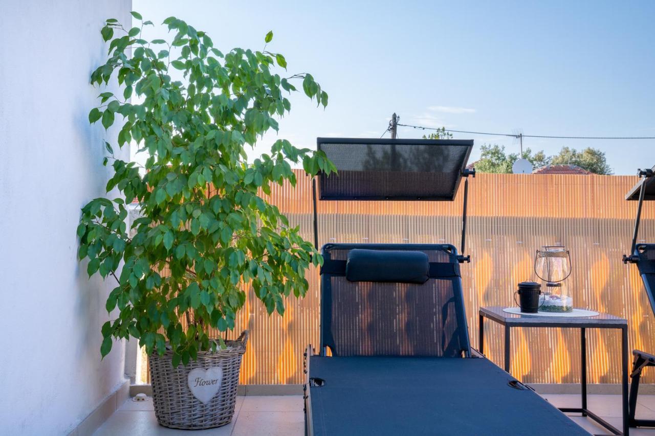 Apartment Paula with Private Jacuzzi Zadar Exterior foto